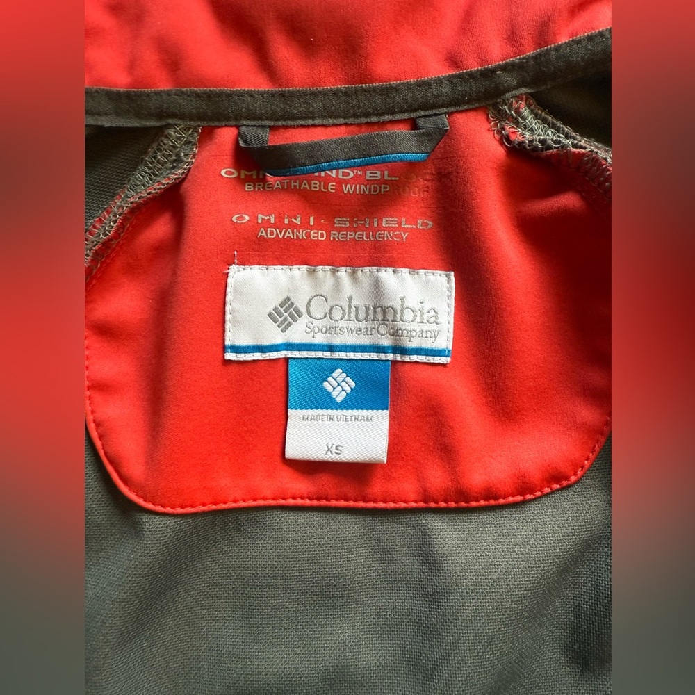 Columbia Softshell Jacket - Picture 3 of 3